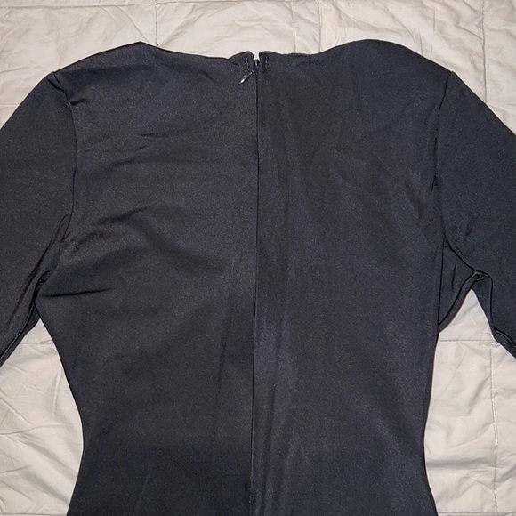 SKIMS ALL-IN-ONE SCOOP NECK LONG SLEEVE ONESIE - Picture 11 of 11